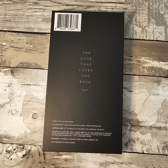 Flutterhabit Weightless collection NIB - Picture 3 of 4